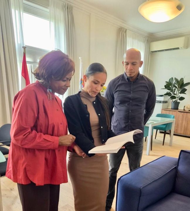 Minister Plenipotentiary Arrindell Meets Local Authors Dwight Williams and Claudine Williams Wescot