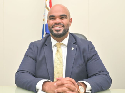 MINISTER GUMBS COMMITS TO REALIZING FIRST TERRESTRIAL NATIONAL PARK